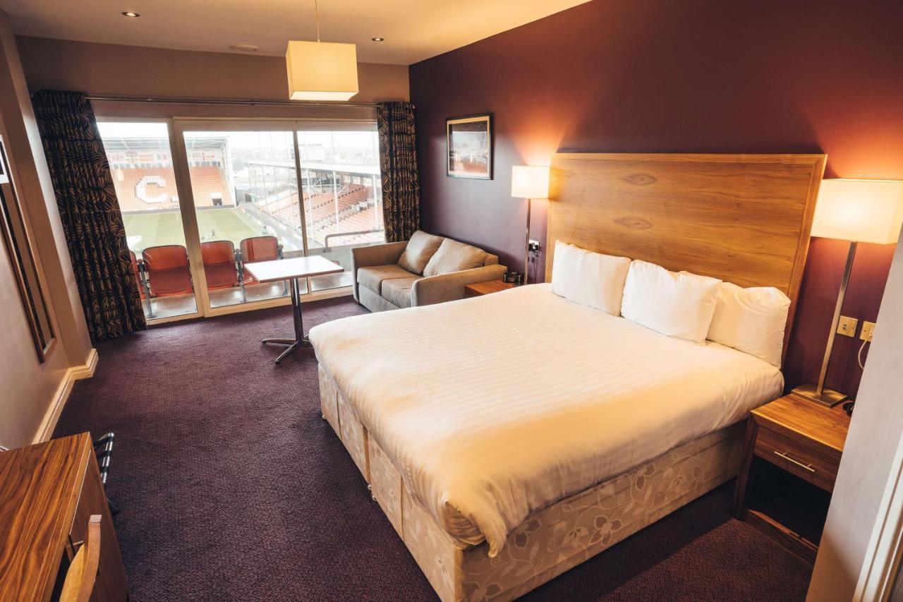 Blackpool Football Club Stadium Hotel, A Member Of Radisson Individuals מראה חיצוני תמונה