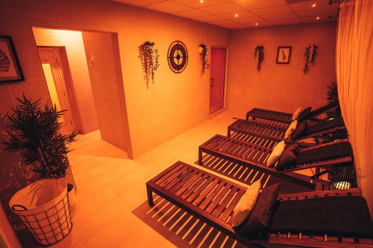 Blackpool Football Club Stadium Hotel, A Member Of Radisson Individuals מראה חיצוני תמונה